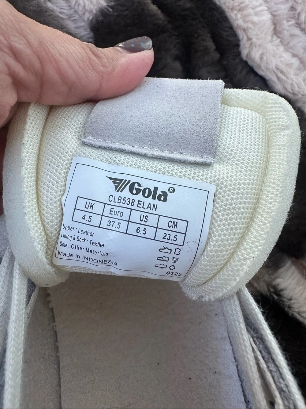Gola Classics Elan sneakers in the Ash/White colorway